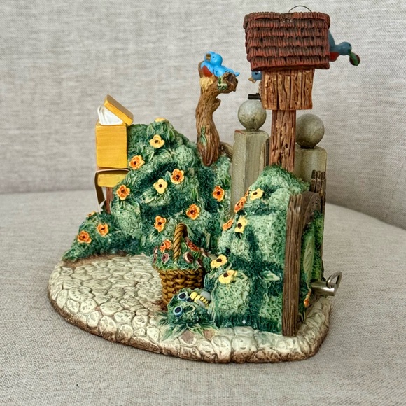 Love Letters - Goebel M. I. Hummel Special Edition Musical Hummelscape 2002 - Picture 16 of 16